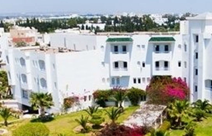 Imagen de los exteriores del Hotel Kinza. Foto 10