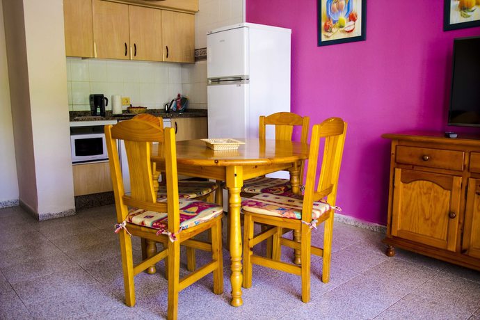 Imagen de la habitación del Hotel Kione Playa Romana. Foto 4