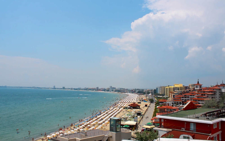 Imagen de los exteriores del Hotel Kiparisite. Foto 4