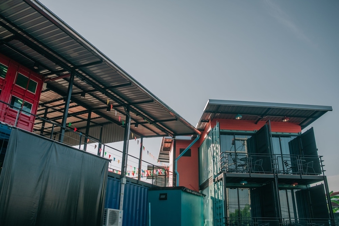 Imagen de los exteriores del Hotel Kipbox Trang. Foto 15