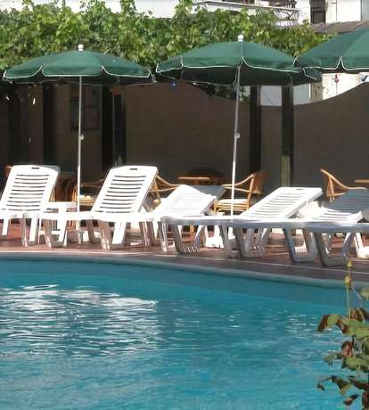 Imagen de la piscina del Hotel Kipos. Foto 6