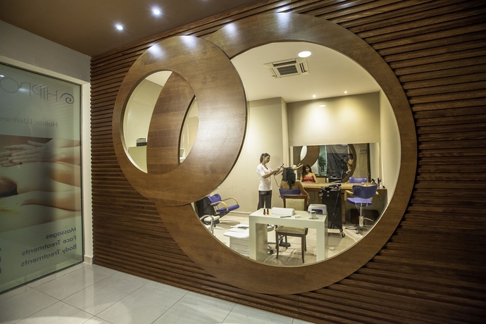 Imagen de los interiores del Hotel Kipriotis Panorama and Suites. Foto 11