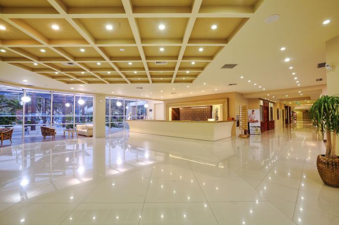 Imagen de los interiores del Hotel Kipriotis Village Resort - All Inclusive. Foto 20