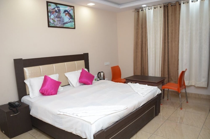 Imagen de la habitación del Hotel Kiran. Foto 7