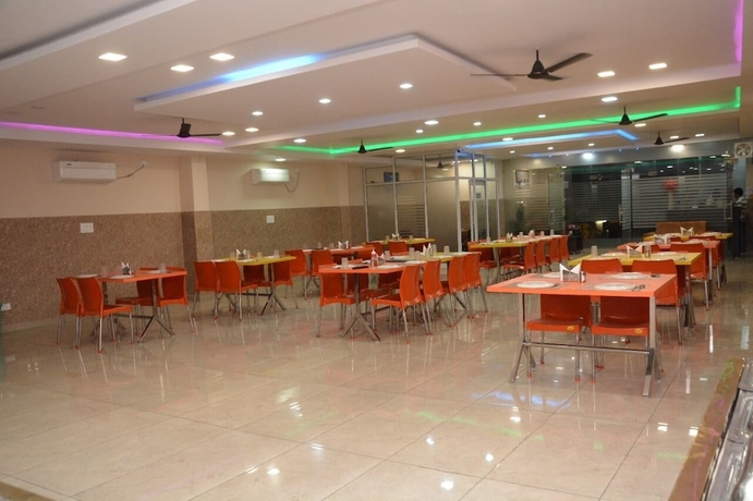Imagen del bar/restaurante del Hotel Kiran. Foto 5