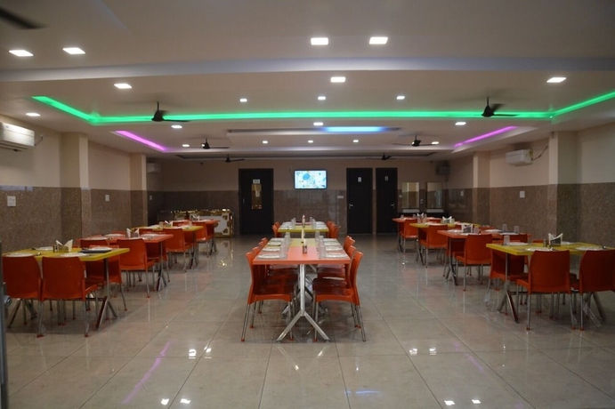 Imagen del bar/restaurante del Hotel Kiran. Foto 6
