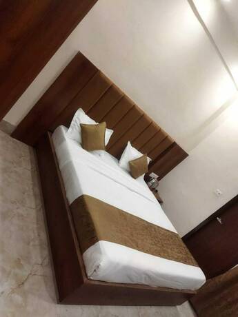 Imagen general del Hotel Kiran Palace Varanasi. Foto 11