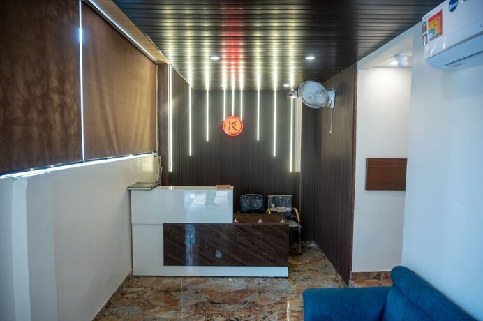 Imagen de los interiores del Hotel Kiran Palace Varanasi. Foto 28