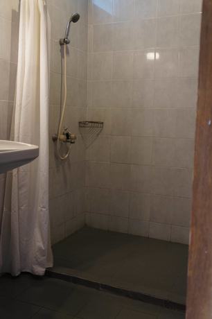 Imagen de la habitación del Hotel Kirana. Foto 13
