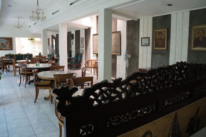 Imagen del bar/restaurante del Hotel Kirana. Foto 8