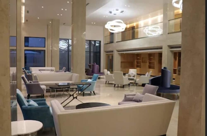 Imagen de los interiores del Hotel Kiranshree Grand. Foto 19