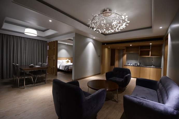 Imagen de la habitación del Hotel Kiranshree Grand. Foto 14