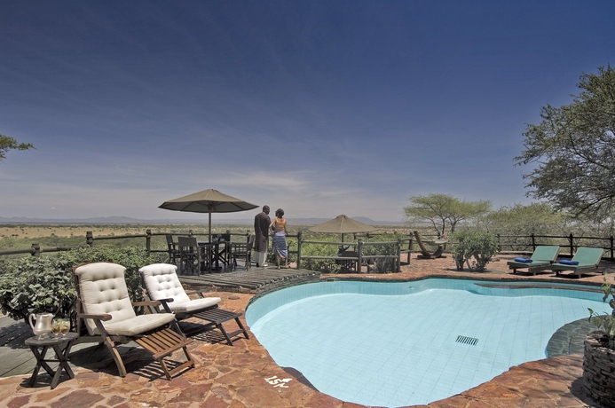 Imagen de la piscina del Hotel Kirawira Serena Camp. Foto 16