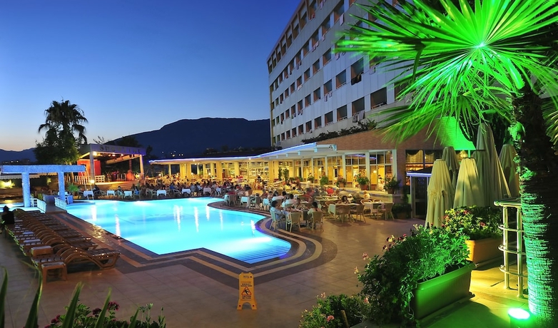 Imagen de la piscina del Hotel Kirbiyik Resort - All Inclusive. Foto 11