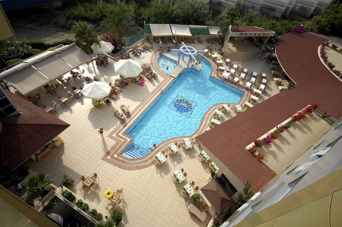 Imagen de la piscina del Hotel Kirbiyik Resort - All Inclusive. Foto 14
