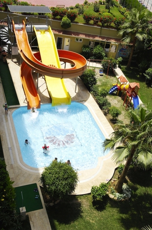 Imagen de la piscina del Hotel Kirbiyik Resort - All Inclusive. Foto 18