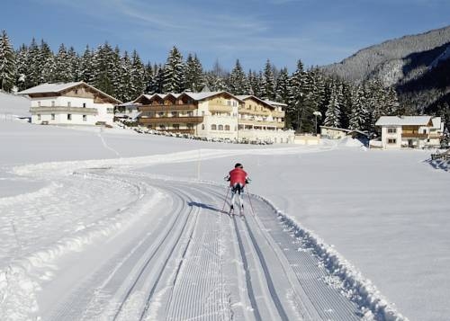 Imagen de los exteriores del Hotel Kirchdach. Foto 4