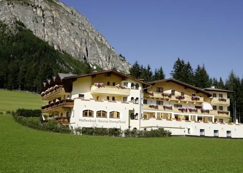 Imagen de los exteriores del Hotel Kirchdach. Foto 7