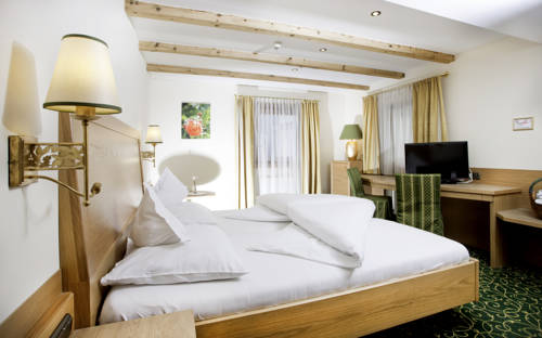 Imagen de la habitación del Hotel Kirchenwirt, Reith im Alpbachtal. Foto 11