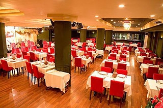 Imagen del bar/restaurante del Hotel Kirci. Foto 7