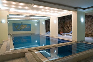 Imagen de la piscina del Hotel Kirci. Foto 9