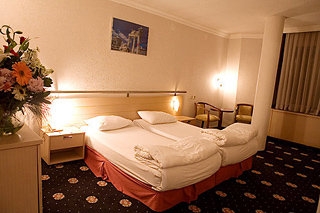 Imagen de la habitación del Hotel Kirci. Foto 8