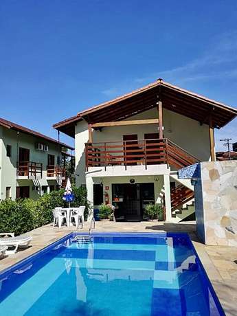 Imagen de la piscina del Hotel Kiribati. Foto 13
