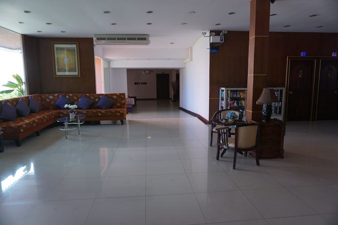 Imagen de los interiores del Hotel Kirimathani. Foto 18