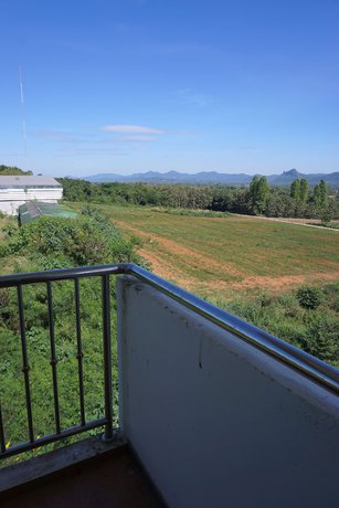 Imagen de la habitación del Hotel Kirimathani. Foto 15