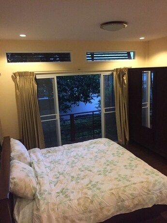 Imagen de la habitación del Hotel Kirinakara Pool Villa. Foto 17