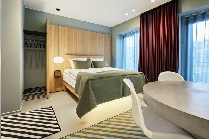 Imagen de la habitación del Hotel Kirk Suites. Foto 17