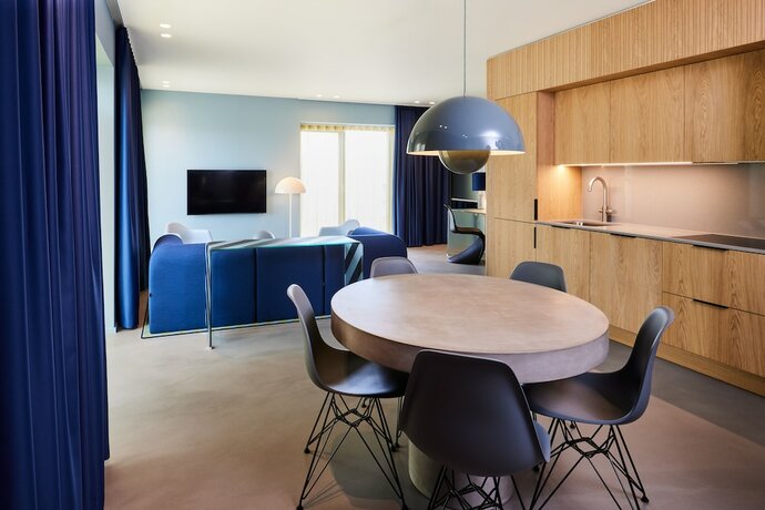 Imagen de la habitación del Hotel Kirk Suites. Foto 20