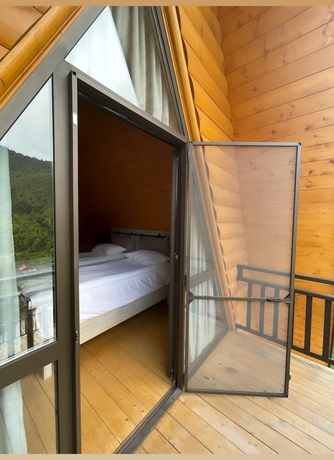 Imagen de la habitación del Hotel KiroviTun. Foto 10