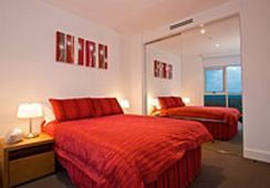 Imagen de la habitación del Hotel Kirra Surf Apartments. Foto 3