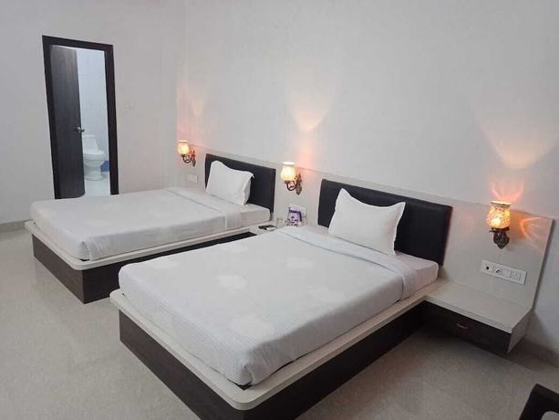 Imagen de la habitación del Hotel Kirti Palace. Foto 5