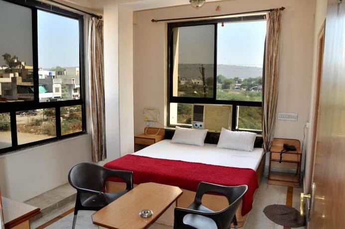 Imagen de la habitación del Hotel Kirti Plaza, Chittorgarh. Foto 6