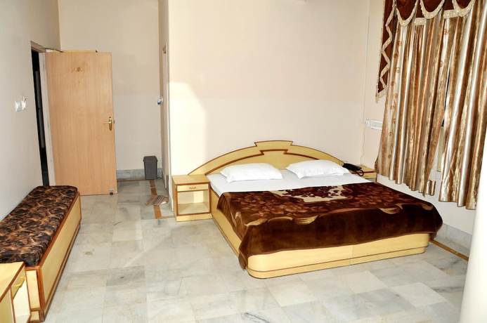 Imagen de la habitación del Hotel Kirti Plaza, Chittorgarh. Foto 11