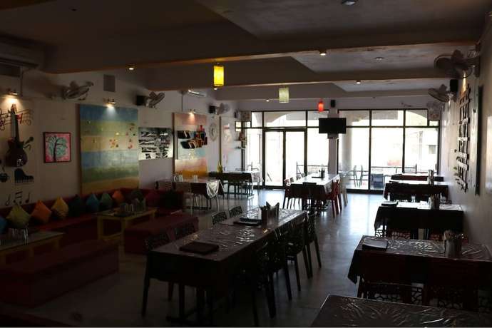 Imagen del bar/restaurante del Hotel Kirti Plaza, Chittorgarh. Foto 3