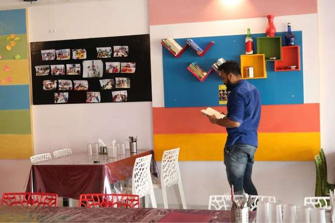 Imagen del bar/restaurante del Hotel Kirti Plaza, Chittorgarh. Foto 4