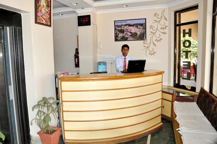 Imagen de los interiores del Hotel Kirti Plaza, Chittorgarh. Foto 20