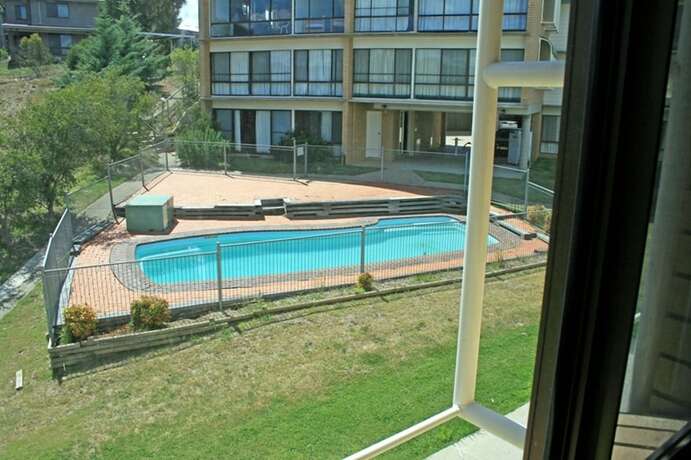 Imagen de la piscina del Hotel Kirwan 39. Foto 15
