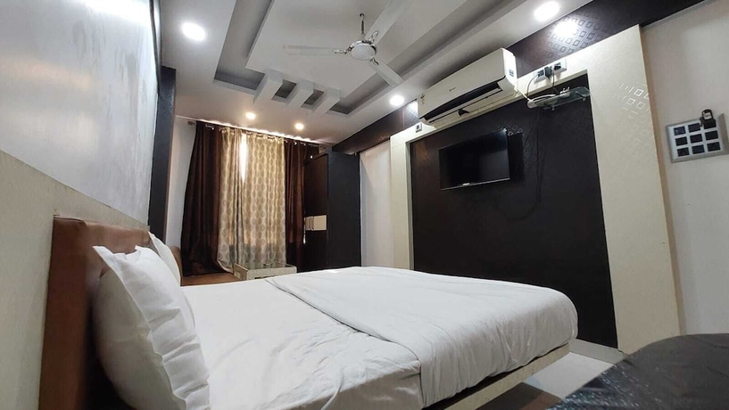 Imagen de la habitación del Hotel Kishan Palace Bhopal. Foto 4
