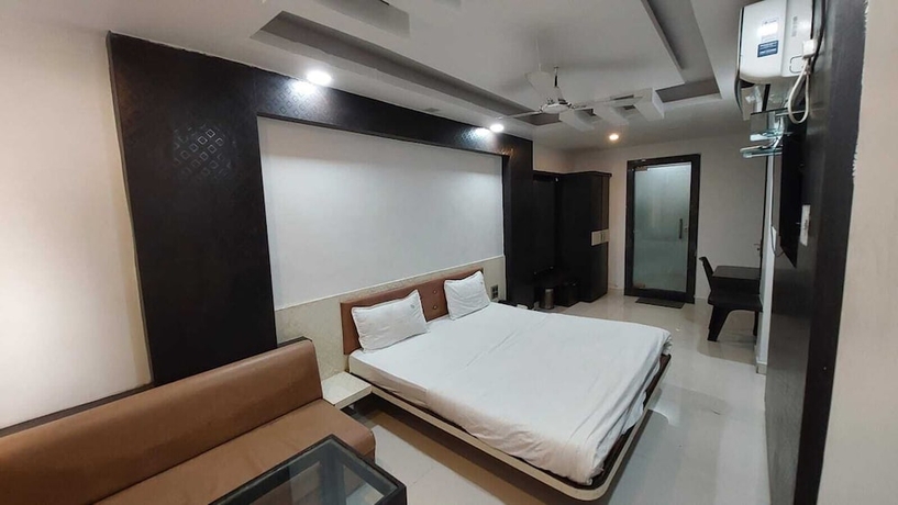 Imagen de la habitación del Hotel Kishan Palace Bhopal. Foto 5