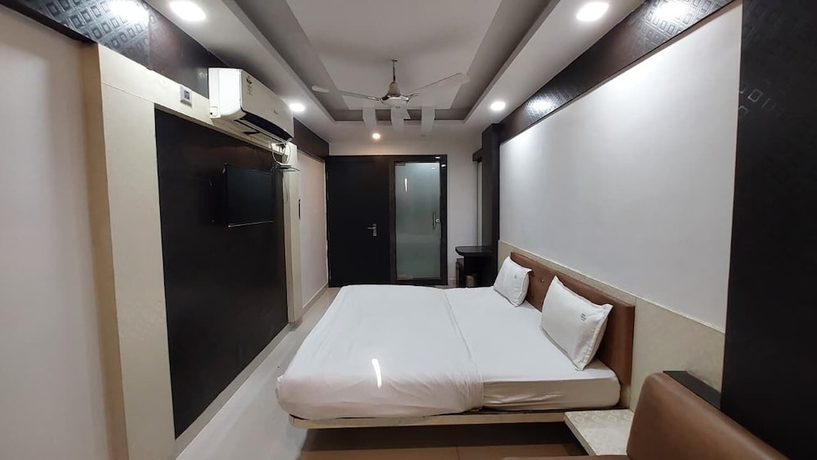 Imagen de la habitación del Hotel Kishan Palace Bhopal. Foto 7