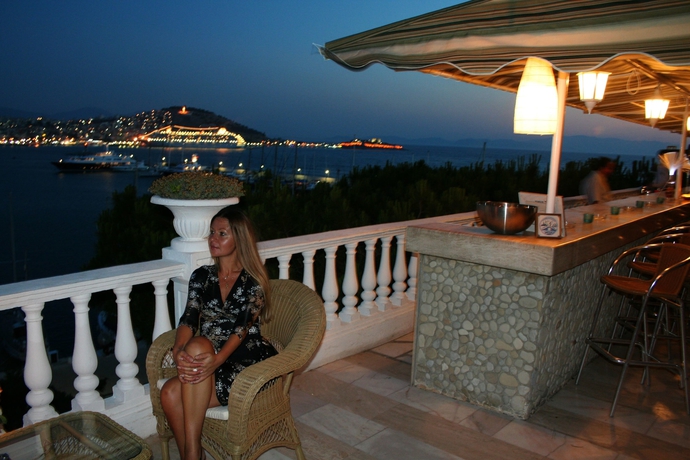 Imagen del bar/restaurante del Hotel Kismet. Foto 3