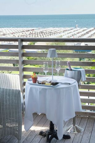 Imagen general del Hotel Kiss Beachfront and Restaurant. Foto 1