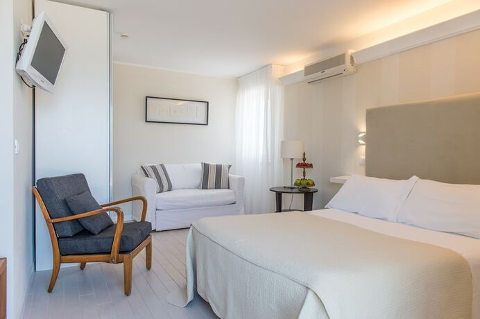 Imagen general del Hotel Kiss Beachfront and Restaurant. Foto 7