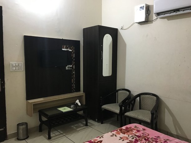 Imagen de la habitación del Hotel Kissan Kurukshetra. Foto 8