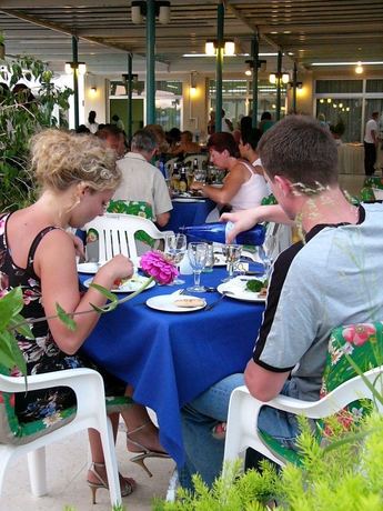 Imagen del bar/restaurante del Hotel Kissos. Foto 3