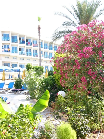 Imagen de los exteriores del Hotel Kissos. Foto 6